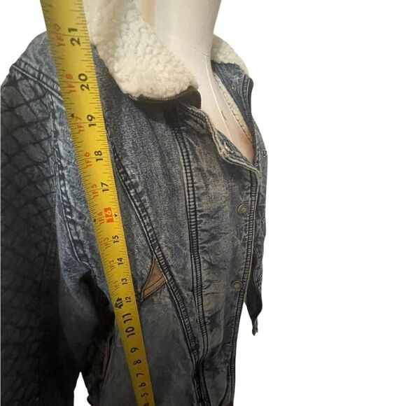 Vintage Ruth Douglas Sherpa Lined Denim Jacket Women Size Small Light Wash - Picture 12 of 16